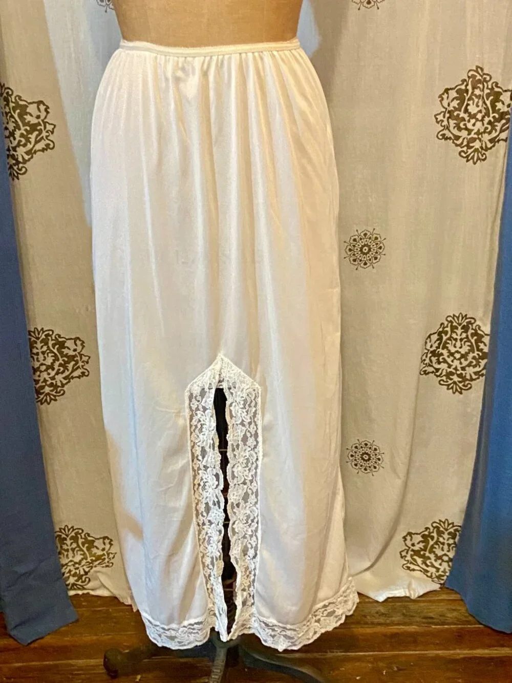 vtg Formal Long Ivory Half Slip LACE Nylon Slit Up Front Cottagecore Coquette L - Picture 2 of 7